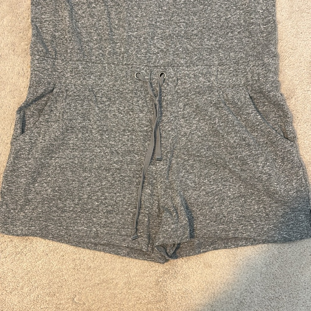 Z Supply L heather gray shorts romper - Picture 4 of 6